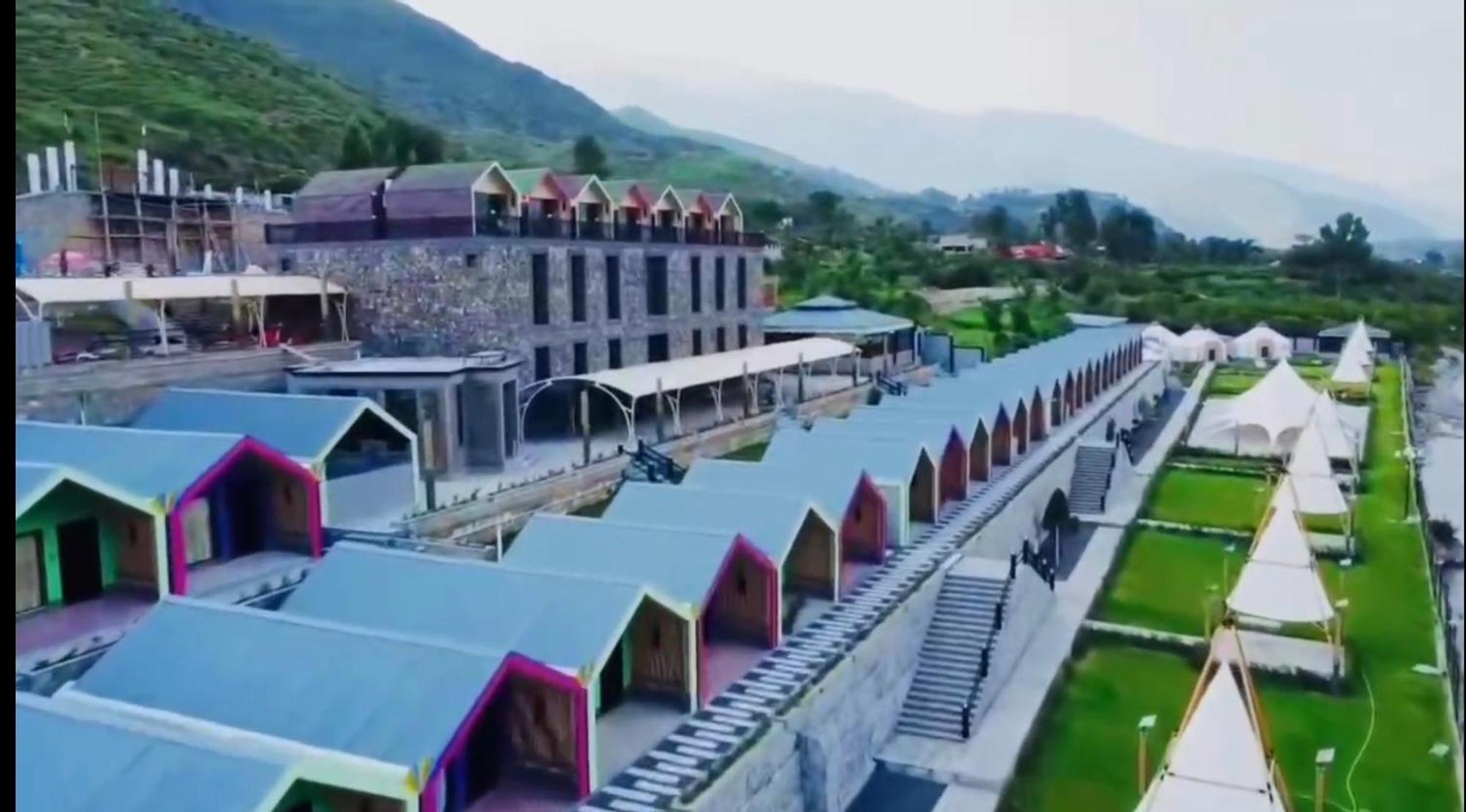 Iyi Luxury Inn Swat Saidu Sharif Exterior foto